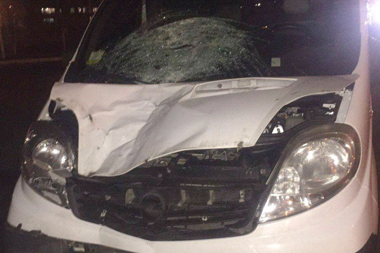 В Харькове Opel Vivaro сбил человека
